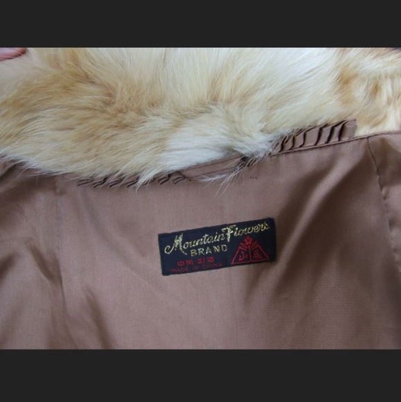 Vintage Mountain Flowers Brand Fox Fur Coat Sz 48 - Picture 12 of 14